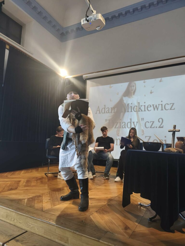 Narodowe czytanie w naszej szkole.